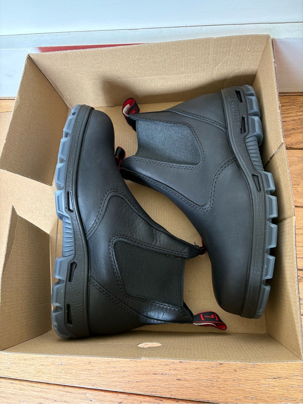 NEW Redback Easy Escape Boot US men’s 8 women’s 9.5 NIB